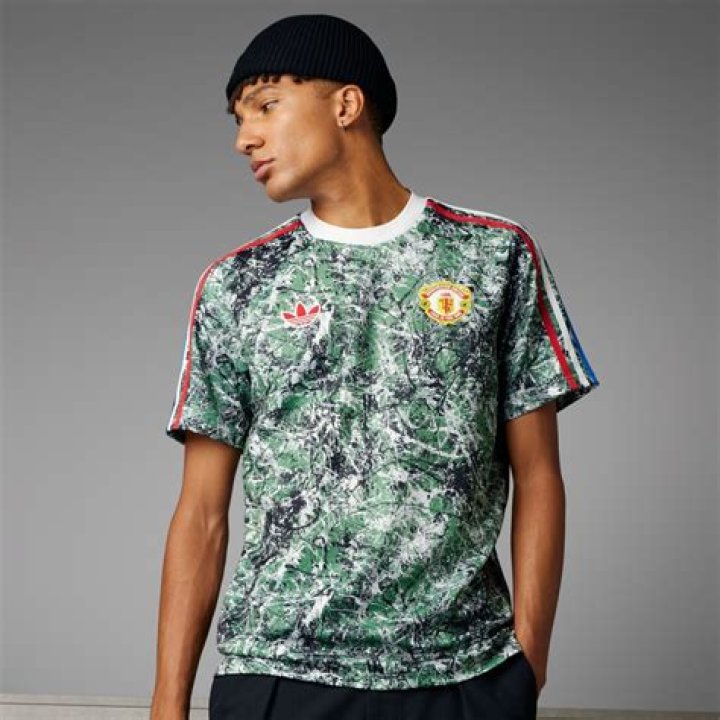 WTF is Garnacho doing?' - Man Utd fans love 'dope' Stone Roses special edition kit but baffled by Argentine's pose
