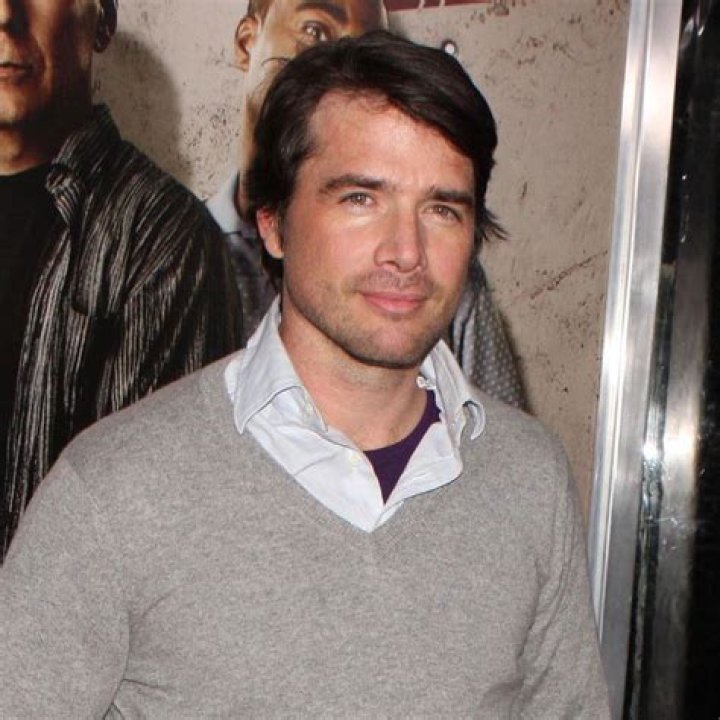 Matthew Settle denies romance with Kelly Rutherford: Celebrity Gossip and News