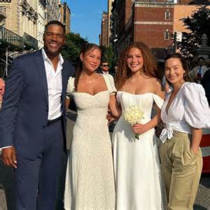 Michael Strahan Praises Kelly Ripa Amid Behind-the-Scenes 'Live' Drama