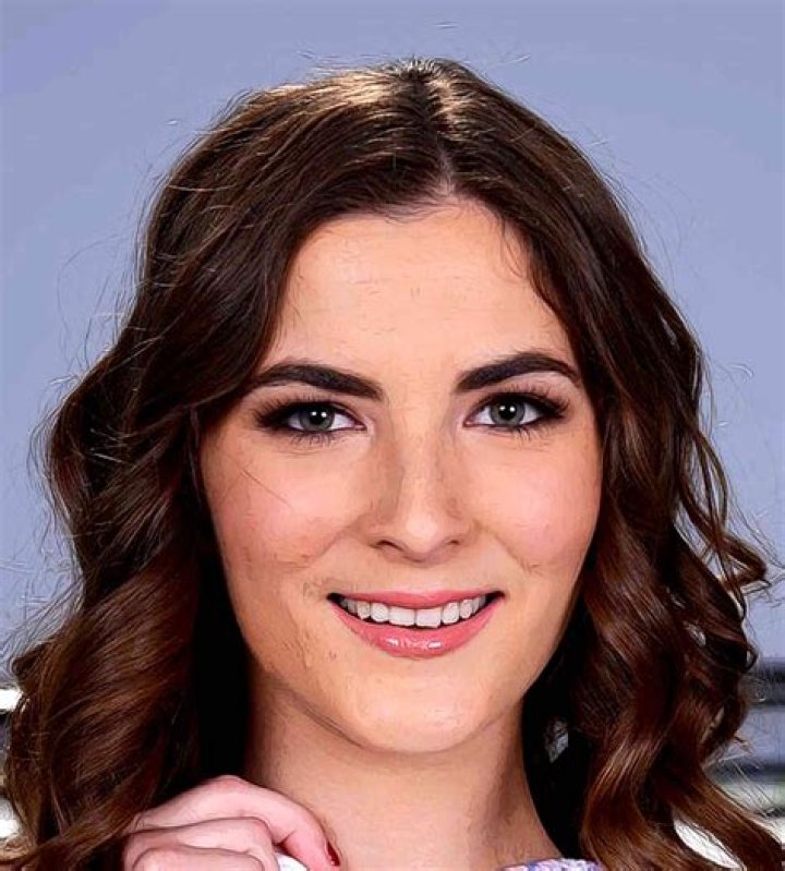 Molly Jane Age, Wikipedia, Biography, Height, Weight, Net Worth in 2021 and more