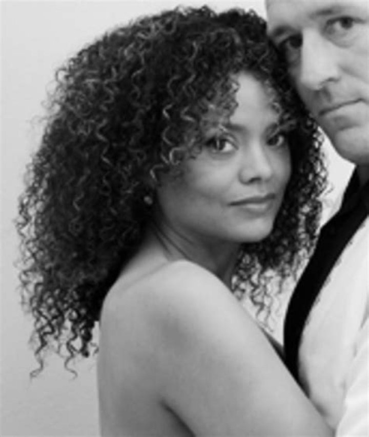 Moya Ruskin Net Worth, Income, Salary, Earnings, Biography, How much money make?