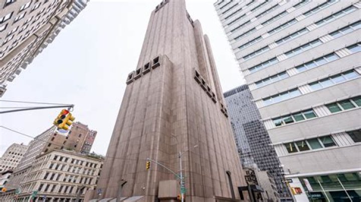Mysterious skyscraper with NO windows towering over iconic skyline for 50 years has people convinced it’s a vampire lair