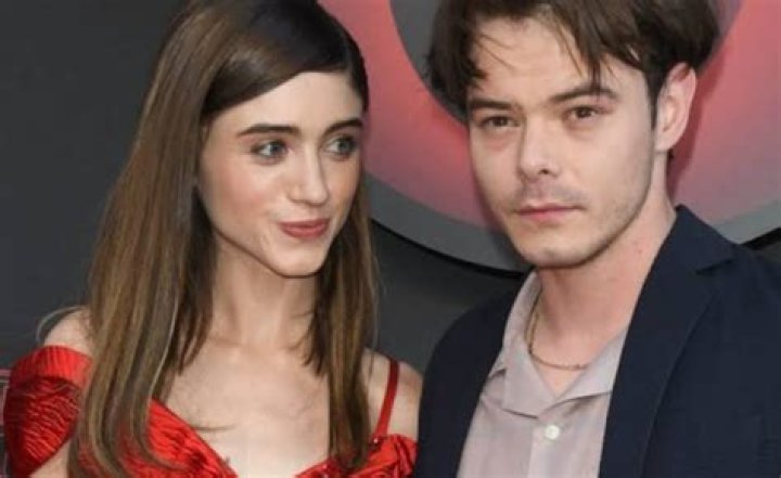 Real Life Moments Between Nancy And Jonathan From Stranger Things