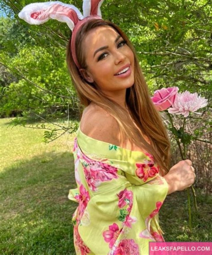 Natalya’s Sister Jenni Neidhart Hypes Super Revealing OnlyFans Photo Shoot