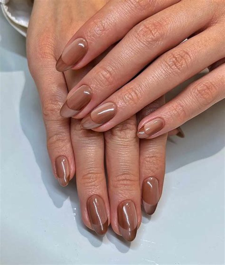 Barely-There Polish Is The Laid-Back Trend For Mani Minimalists