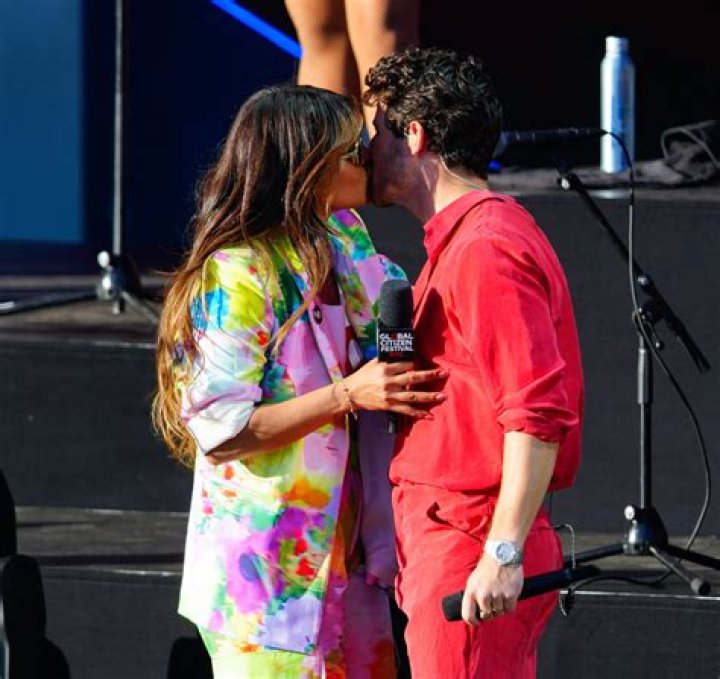 Unveiling The Magic Of The Nick Jonas Kiss