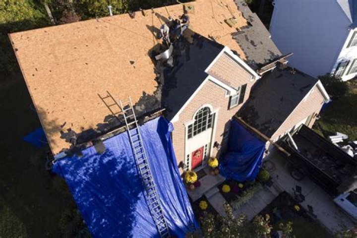 Family's Entire Roof Removed in Contractor Mistake