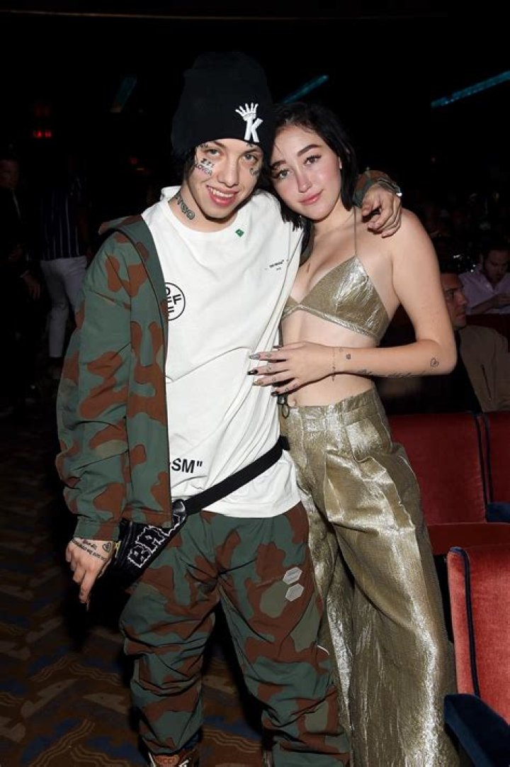 Noah Cyrus' Dating and Relationship History