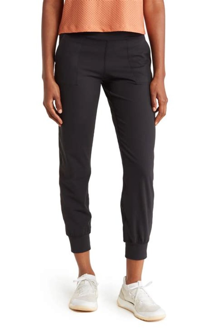 Why I'm Buying the Zella Live In Pocket Joggers From Nordstrom