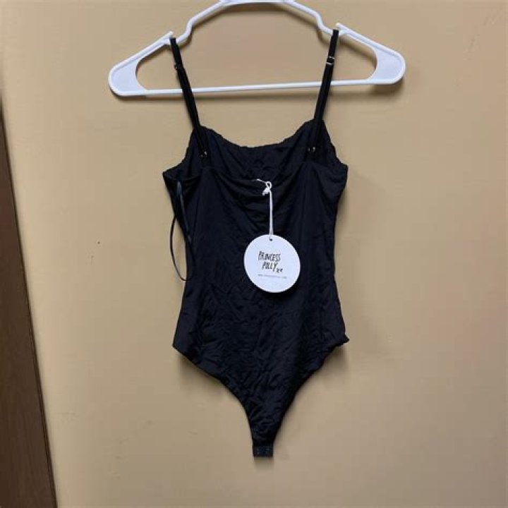 Oh Polly shows how their bodysuit looks like on size 4 to 14 - but everyone is saying the same thing