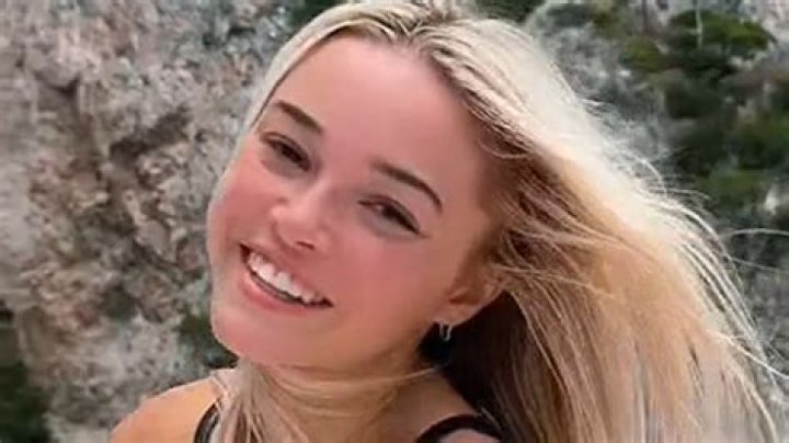 Olivia Dunne mobbed by fans at baseball game as ESPN cameras capture Sports Illustrated model signing autographs