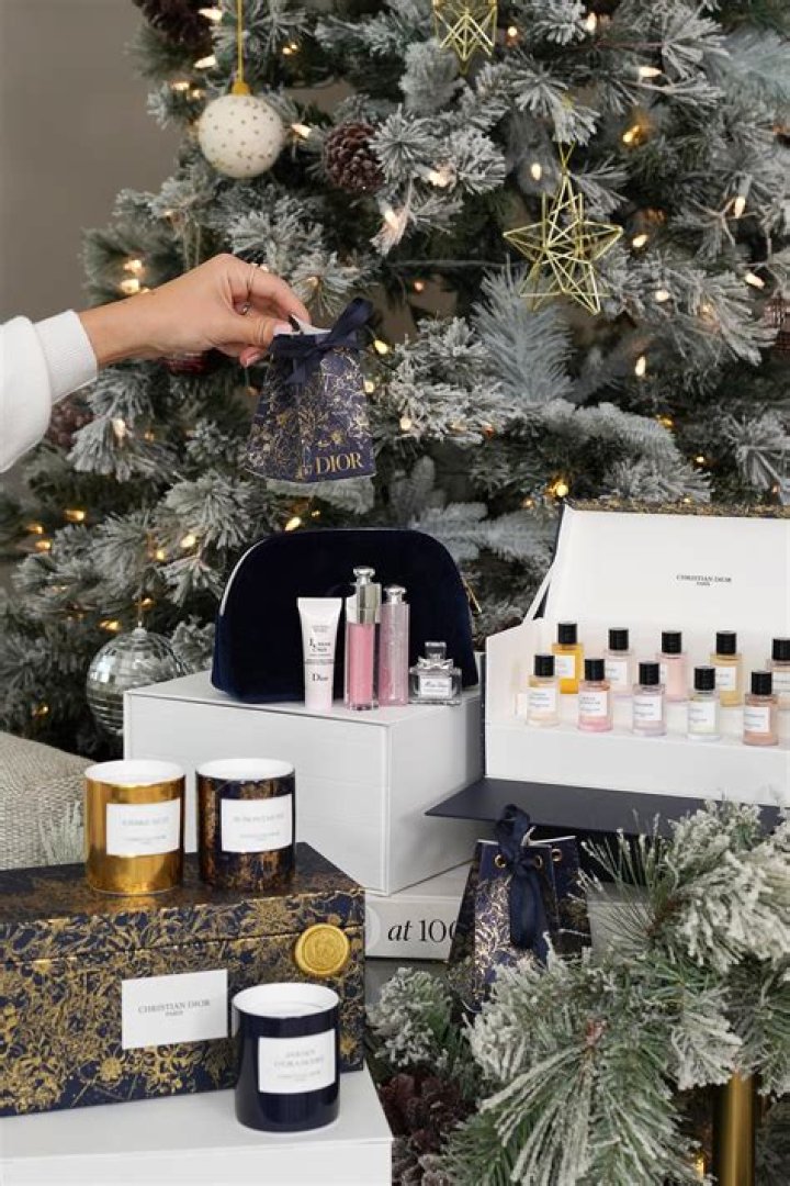 Shop Olivia Flowers' Exclusive Holiday Gift Guide