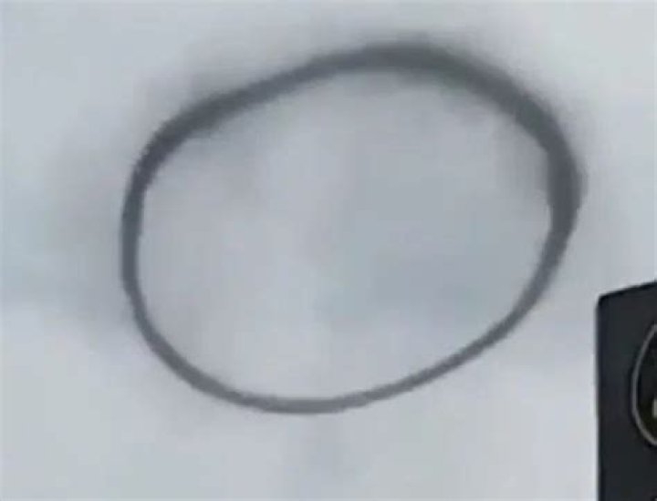 Ominous ring-shaped black ‘cloud’ looms over Pakistan in terrifying video that left residents bewildered – The US Sun