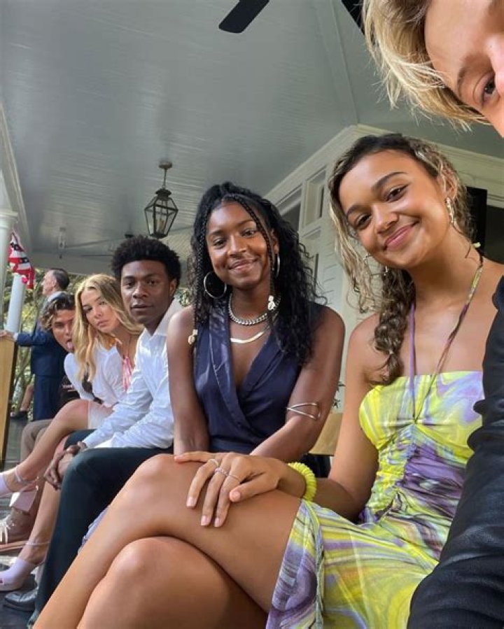 ‘Outer Banks’ Cast’s Best Behind-the-Scenes Moments: Photos