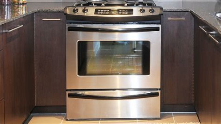 People are just realizing the proper use of the drawer under your cooker - and dinner guests will be thrilled