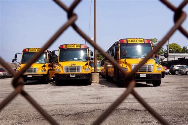 Parents Offered $3,000 to Drive Kids to School Amid Bus Driver Shortage