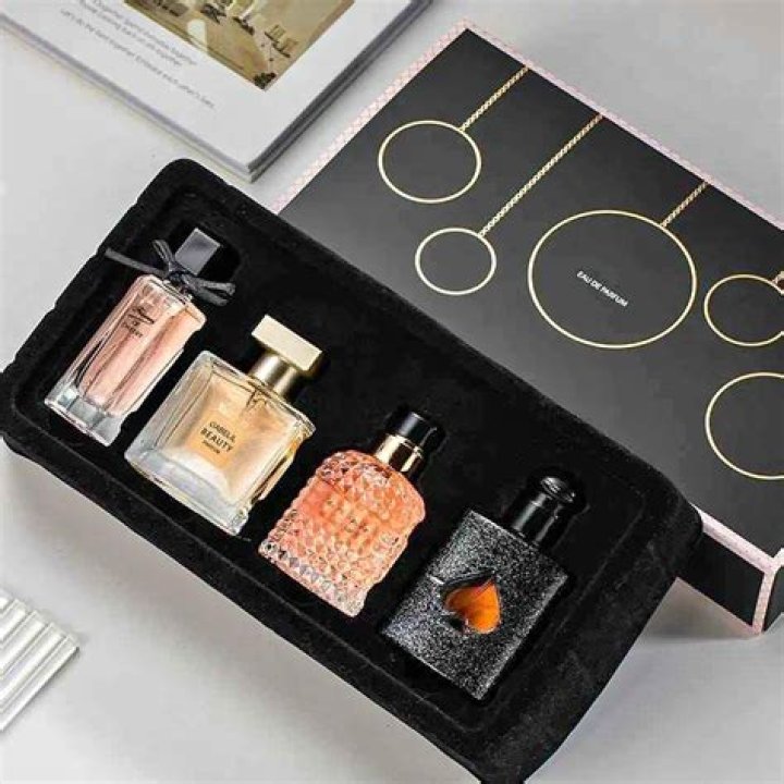 31 Best Perfume Gift Sets To Pamper A Fragrance Lover