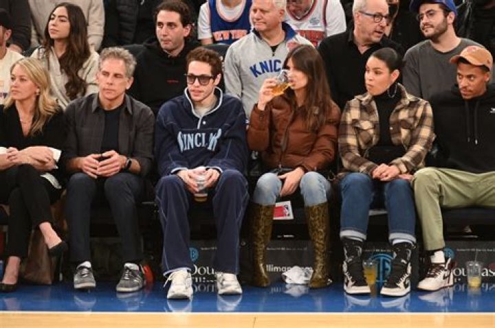 Pete Davidson, Emily Ratajkowski Have Date at Knicks Game: Pics