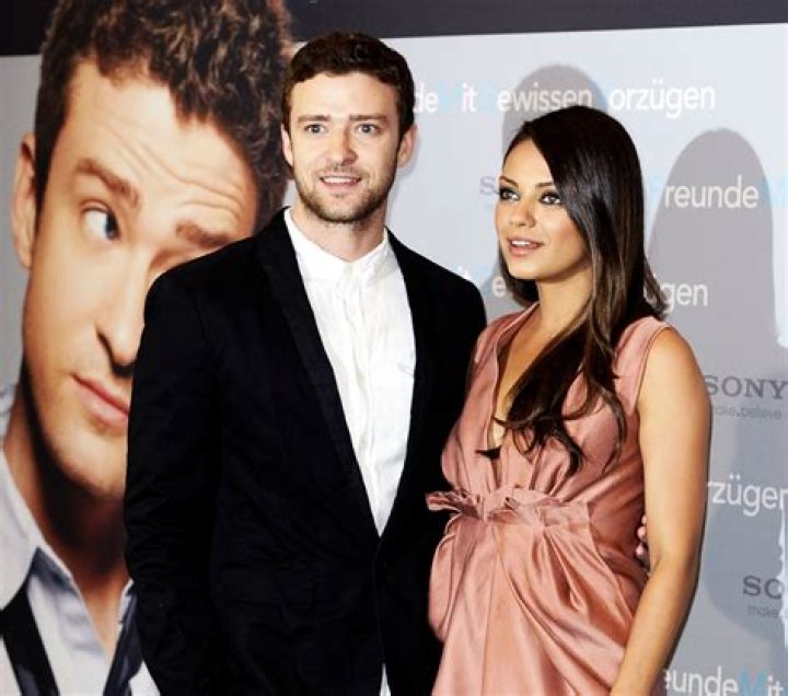 Justin Timberlake Gropes Mila Kunis at Movie Awards