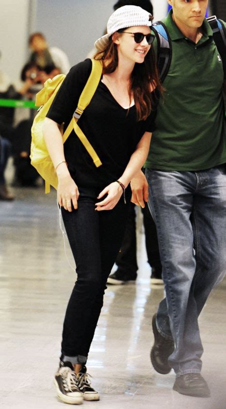 PICTURES: Kristen Stewart Promotes Twilight in Japan, Robert Pattinson Greets Fans in Australia