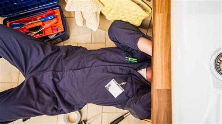I'm a plumber - 5 things I'd never do in my home and you shouldn't either & why wipes are an expensive mistake