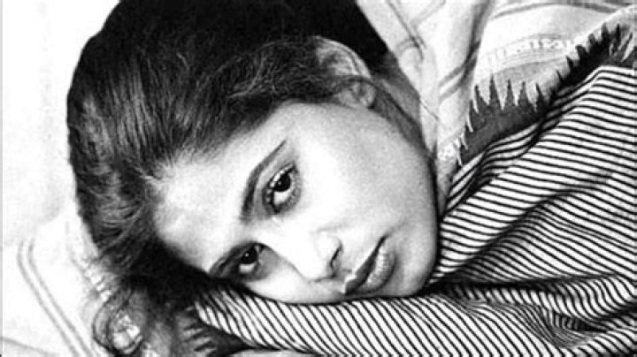 Prateik Babbar remembers mother Smita Patil on her birth anniversary – India TV