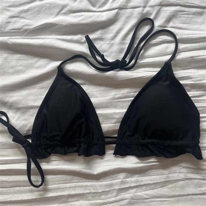 Woman orders PrettyLittleThing bikini but is horrified when it’s so tiny it barely covers her privates