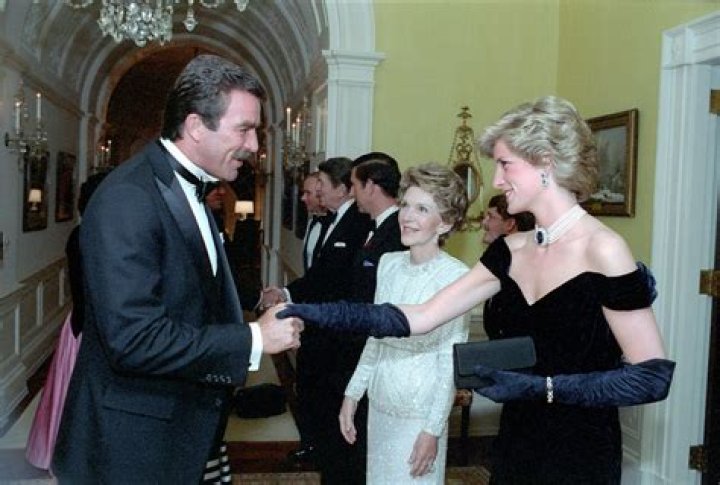 Princess Diana ‘visibly blushed’ while dancing with Neil Diamond at White House dinner