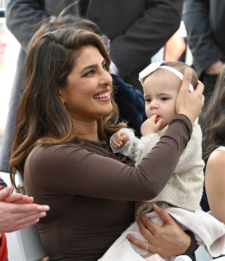 Priyanka Chopra shares adorable photo with Nick Jonas, daughter Malti Marie from Sunday picnic – India TV