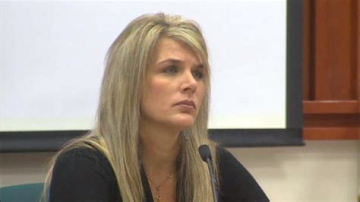 Prosecutors say Kandi Hall telling jurors different story