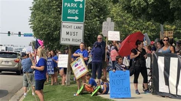 Protesters target St. Luke's in Meridian over employee-mandated vaccines