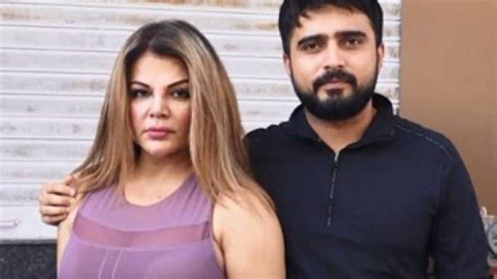 Rakhi Sawant accuses Adil Khan of 'selling her nudes'; later gets trolled for posting romantic video with him – India TV