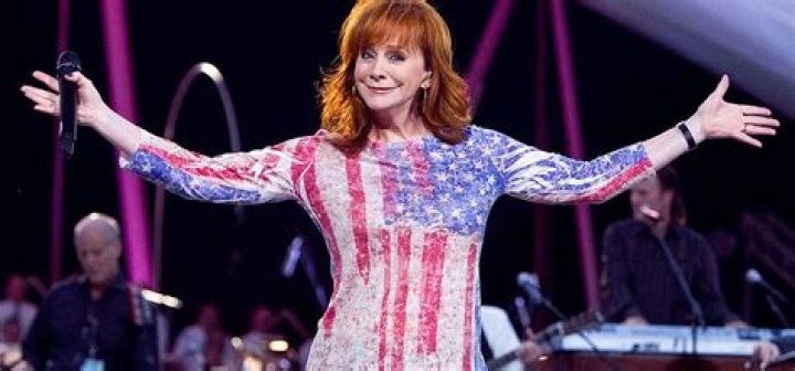 Reba McEntire honors late band members in heartbreaking tribute – asks for prayers