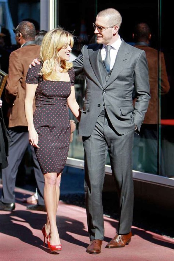 Reese Witherspoon, Husband Jim Toth: Relationship Timeline