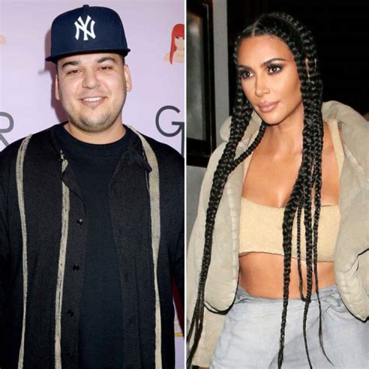 Rob Kardashian Trolls Kim Kardashian for ‘Scarface’ Caption