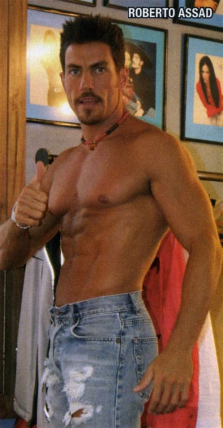 Unveiling Roberto Assad Desnudo: A Journey Into Fame And Controversy