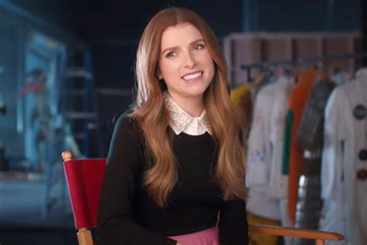 Who stars in the Rocket Homes Super Bowl 2022 commercial?
