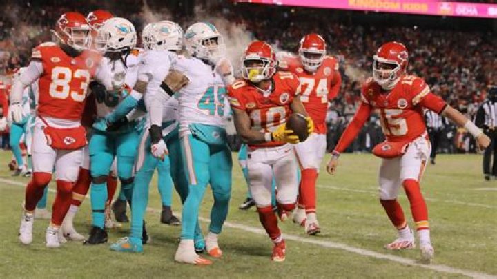 Rodney Harrison forced into wardrobe change as NBC Sports viewers ask 'they couldn't find something else to put on?'