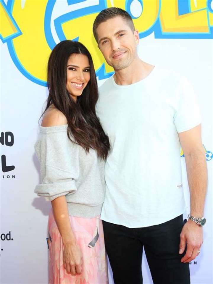 Roselyn Sanchez and Eric Winter Define 'Opposites Attract'