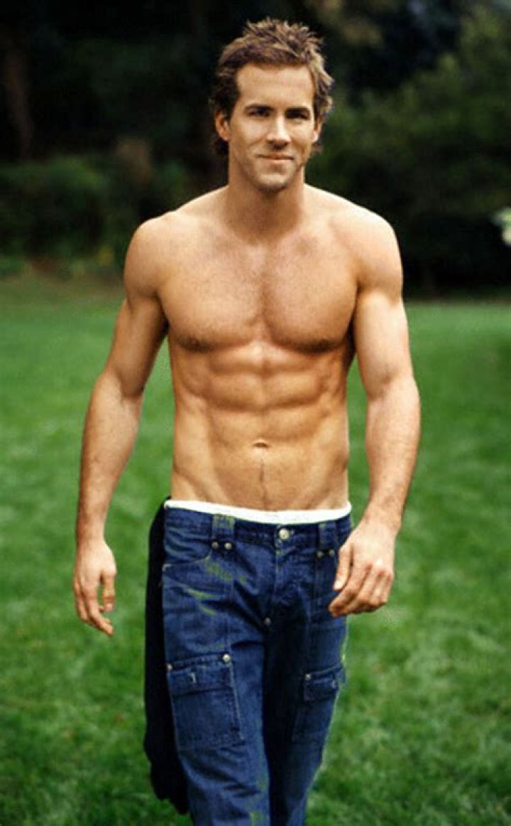 Unveiling The Allure Of Ryan Reynolds: The Epitome Of Sexy