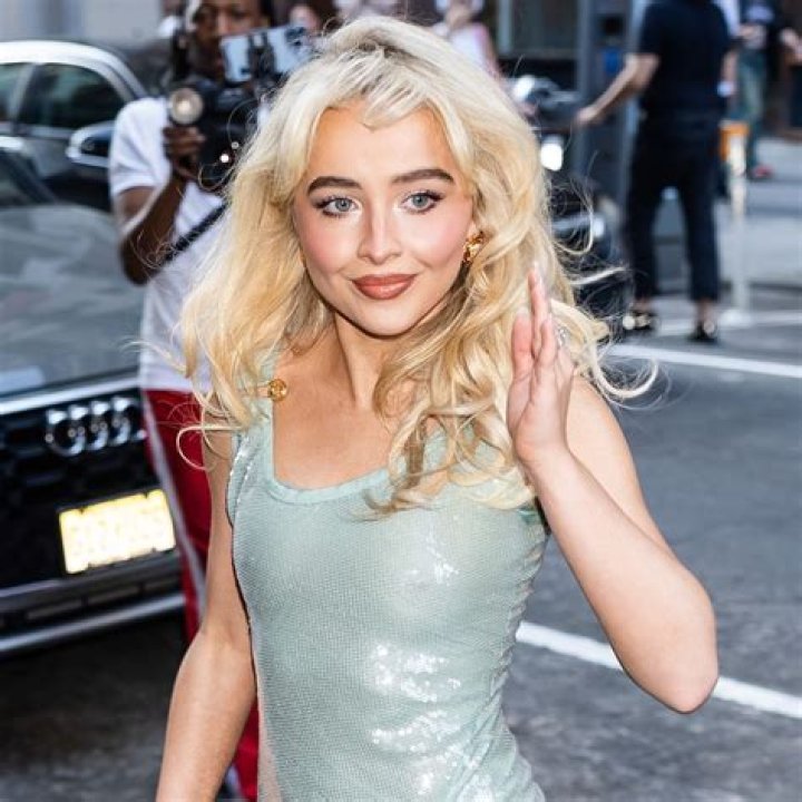 Sabrina Carpenter: A Comprehensive Look At Her Life And Career