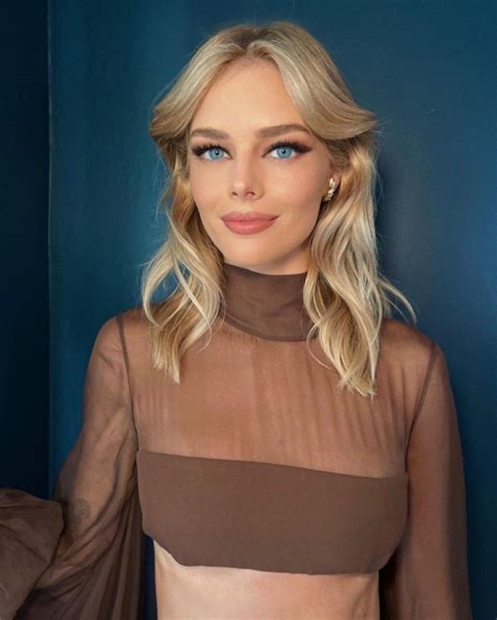 Samara Weaving News - Us Weekly