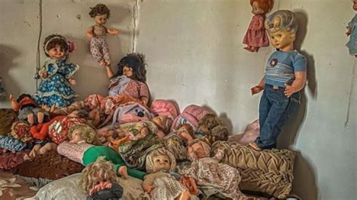 Scary Pictures of the Doll House in Spain goes viral. Internet creeps out – India TV