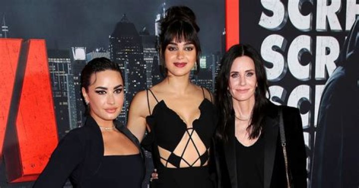 ‘Scream 6’ Red Carpet Premiere: Courteney Cox and More