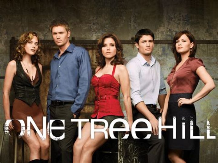 See the 'One Tree Hill' Cast Reunite to Sing the Theme Song