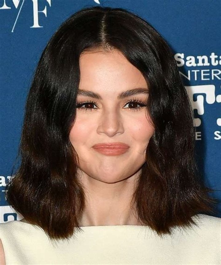 Selena Gomez Already Ditched Her Extra-Long Hair and Chunky Highlights — See the Photos