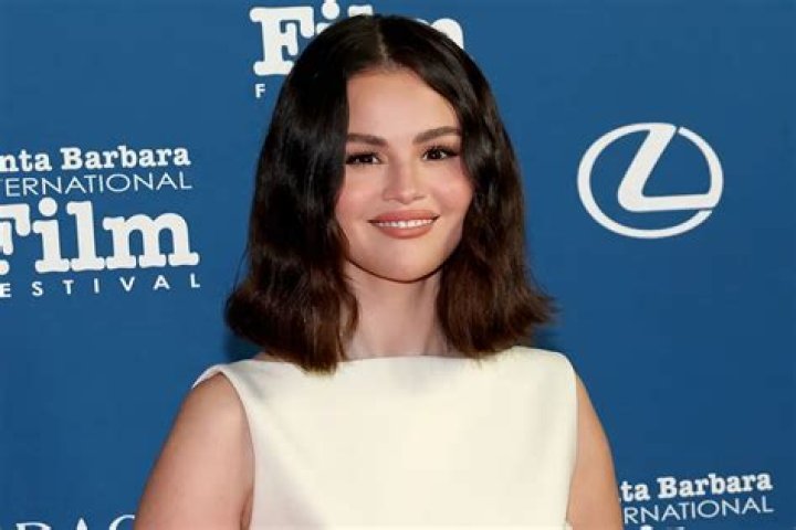 Selena Gomez (Singer) Net Worth, Wiki, Biography, Age, Height, Weight, Boyfriend, Family, Career