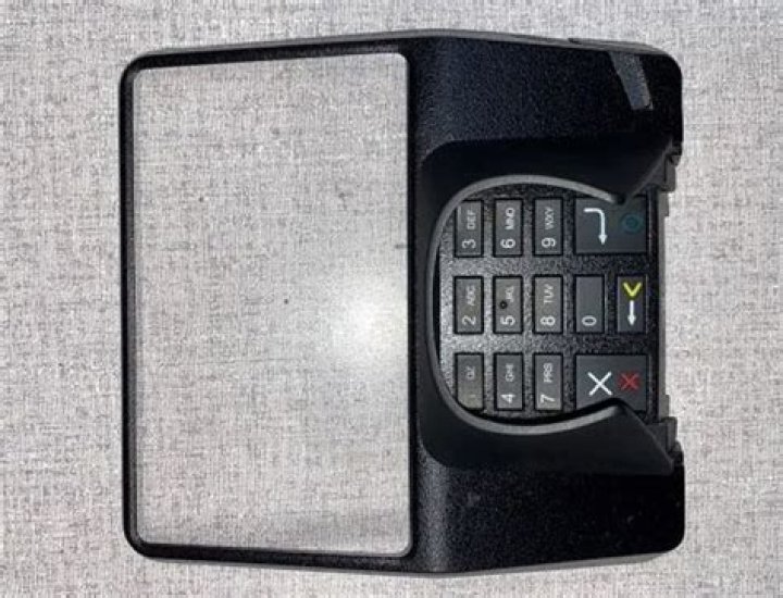 Self-checkout warning for hundreds of shoppers as major grocery store catches dangerous device installation on camera