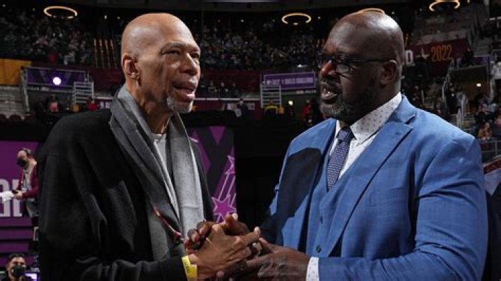 Shaquille O’Neal shares emotional moment with Kareem Abdul-Jabbar moments after his NBA record is broken by Lebron James