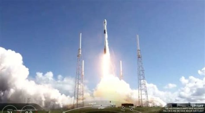 South Korea hires SpaceX to launch five spy satellites by 2025